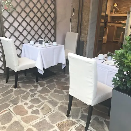 Panzió Padriciano Suite